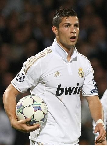 意甲战报：内雷斯双响，斯卡马卡破门，那不勒斯3-1亚特兰大