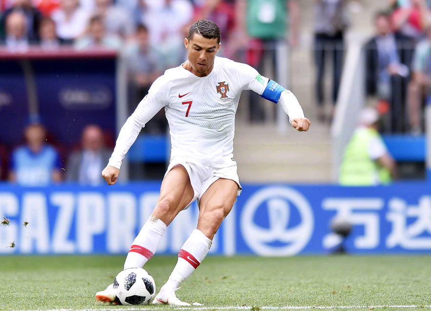 哈兰德赛后采访玩梗：保持谦逊；卡拉格、基恩做节目叫上我爸