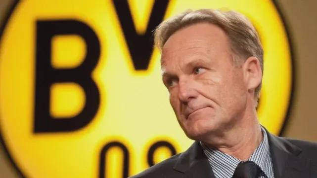 篮球CBA球队对阵激烈，比分胶着