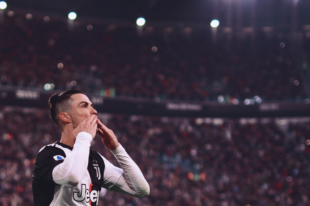 自我勉励，内马尔在社交媒体上晒出科比的经典照片